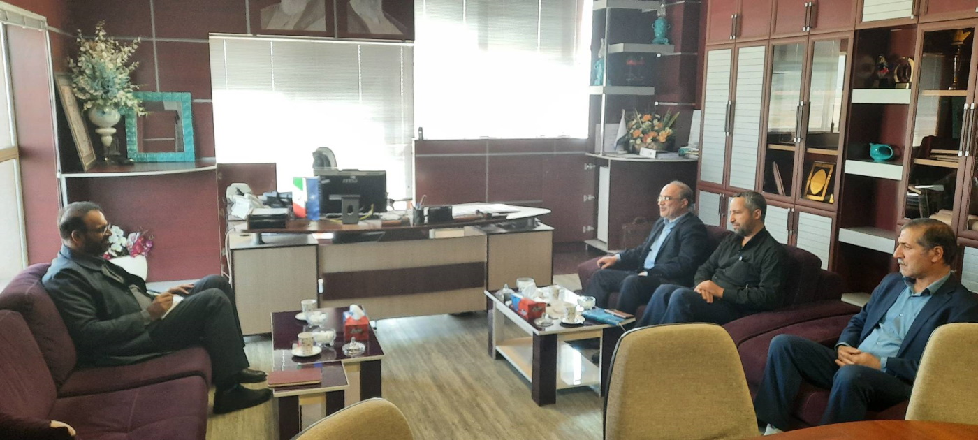 نشست صمیمانه سرپرست حج و زیارت استان با مدیر فرودگاه بین المللی شهدای شهرکرد 